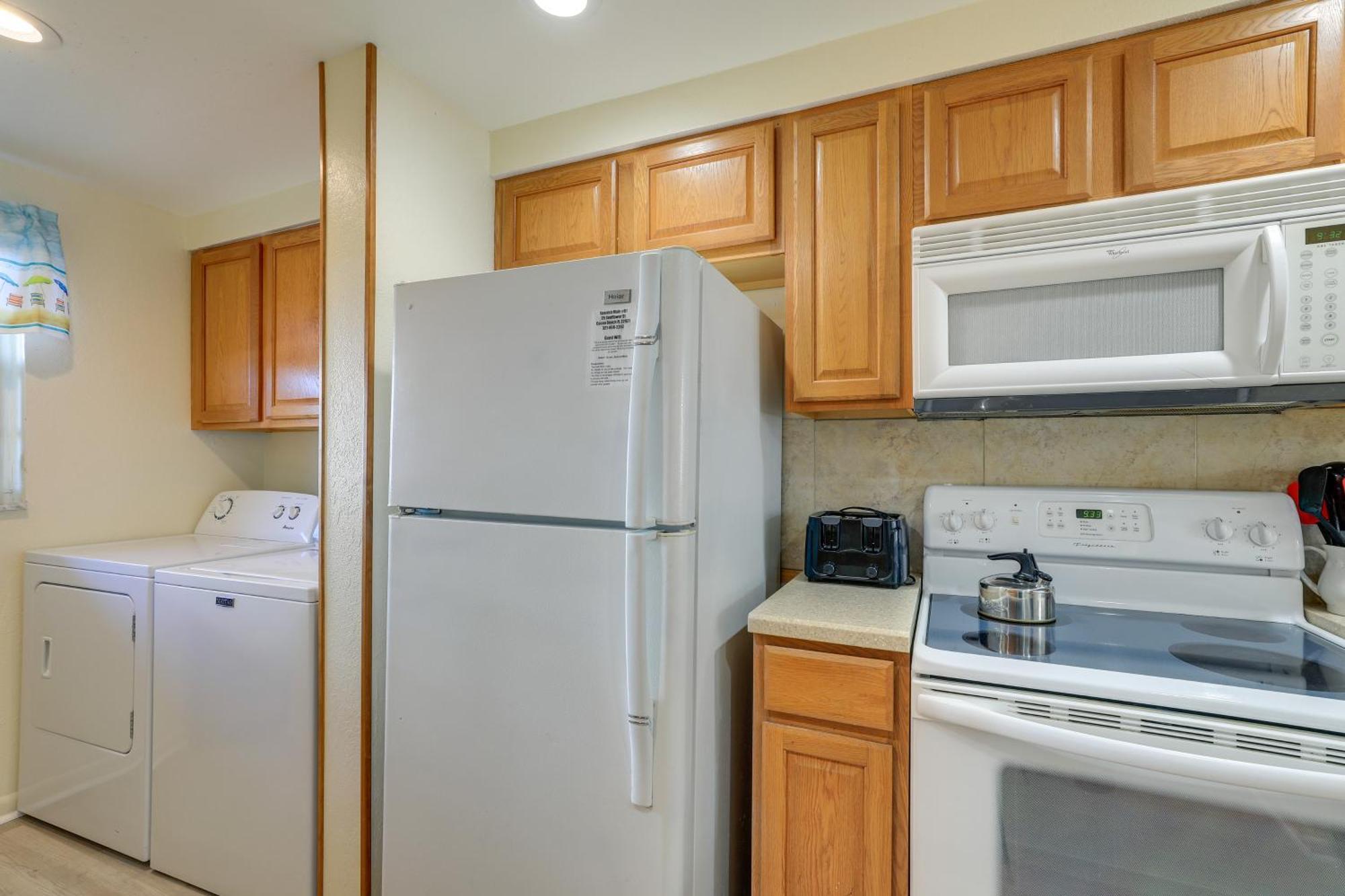 Central Cocoa Beach Condo With View, Steps To Beach! Exterior foto